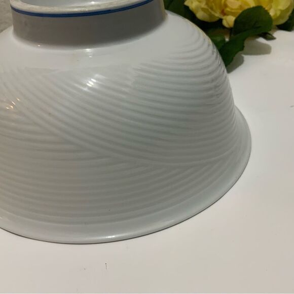 Dansk Tapestries Damask 8”Vegetable Serving Bowl Winter White Larsen G10 - Picture 5 of 5